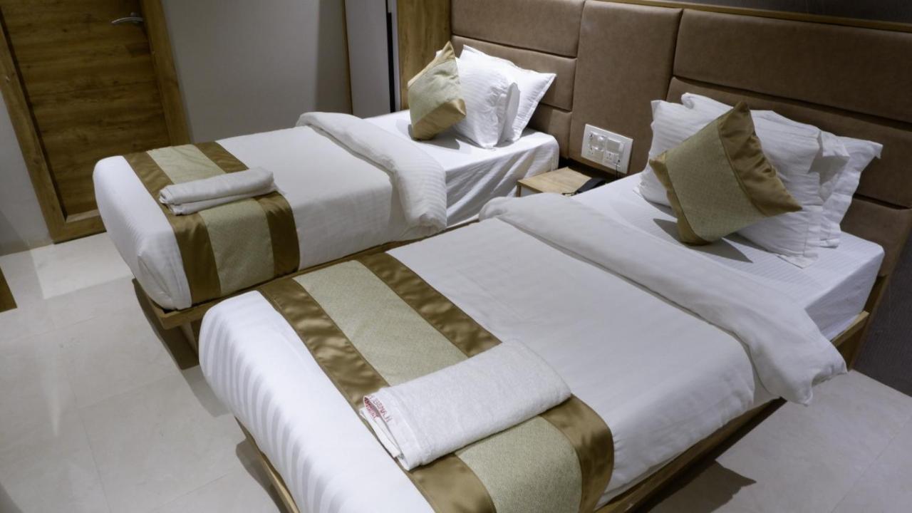Hotel Amber Paramount Мумбаї Екстер'єр фото