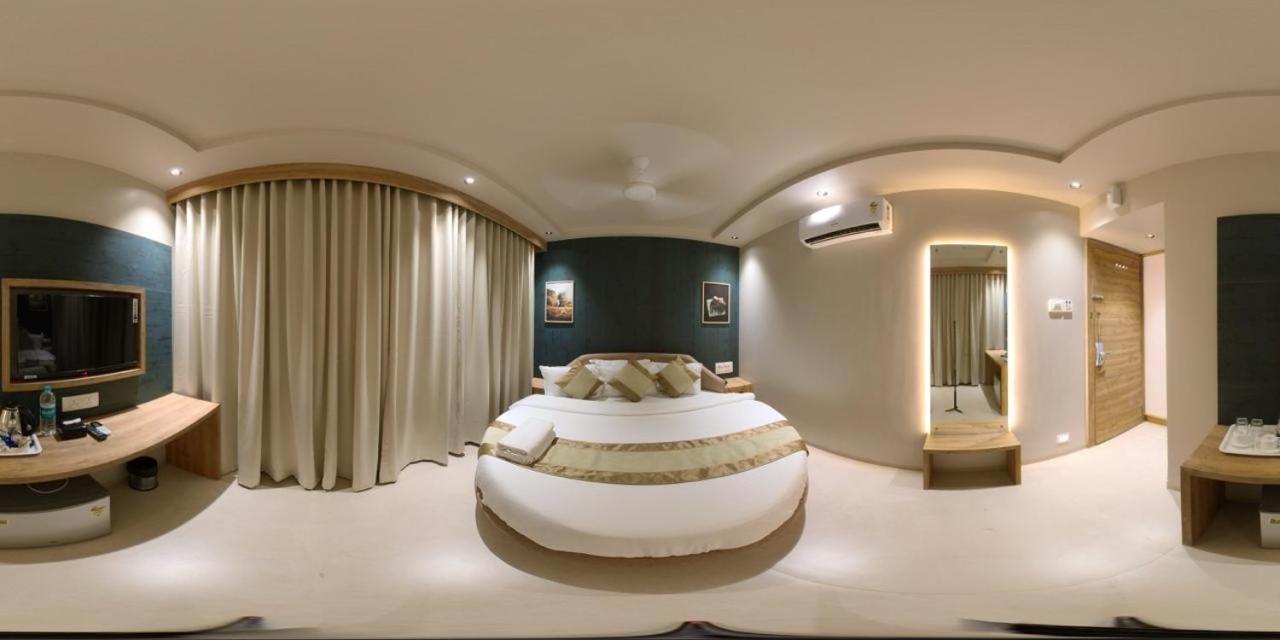 Hotel Amber Paramount Мумбаї Екстер'єр фото